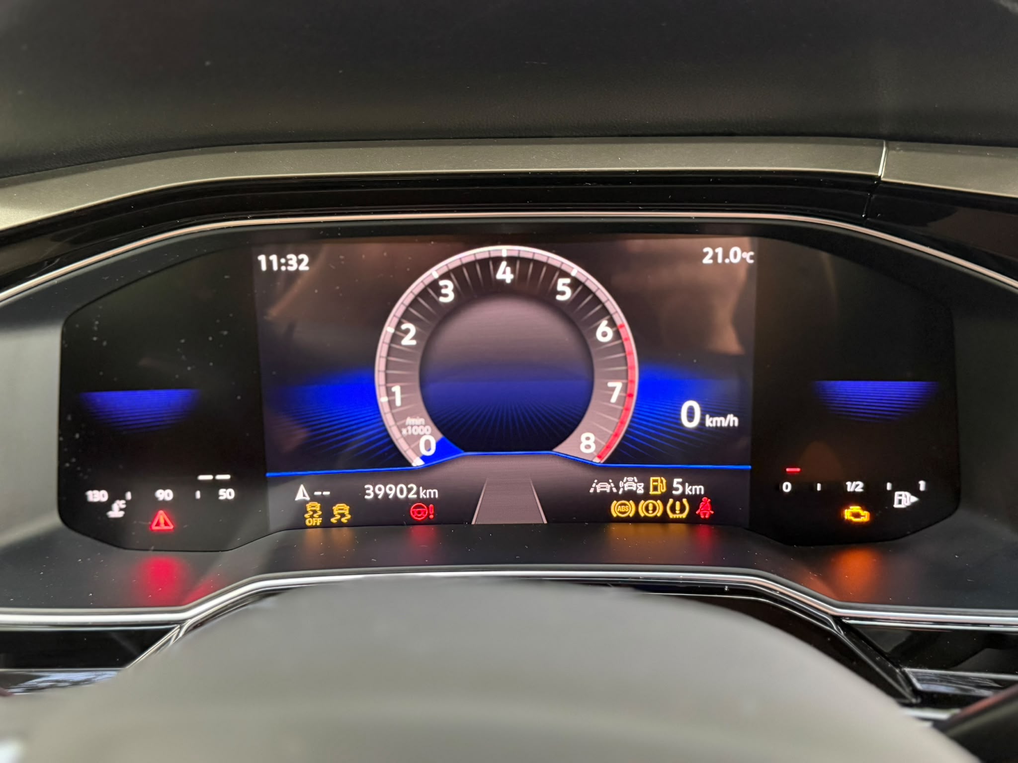 VOLKSWAGEN Polo — foto 25